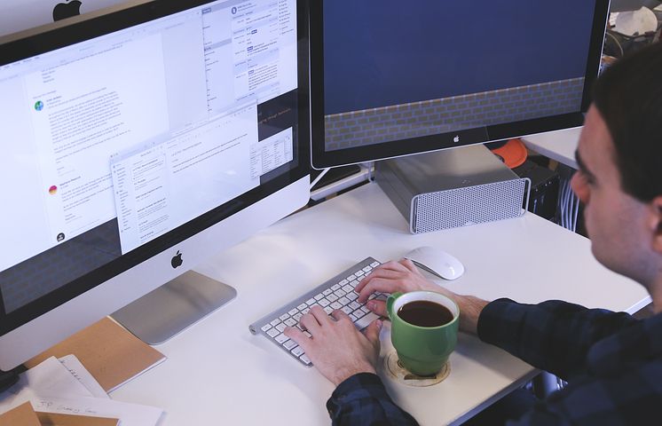 Worker optimizing a client's website